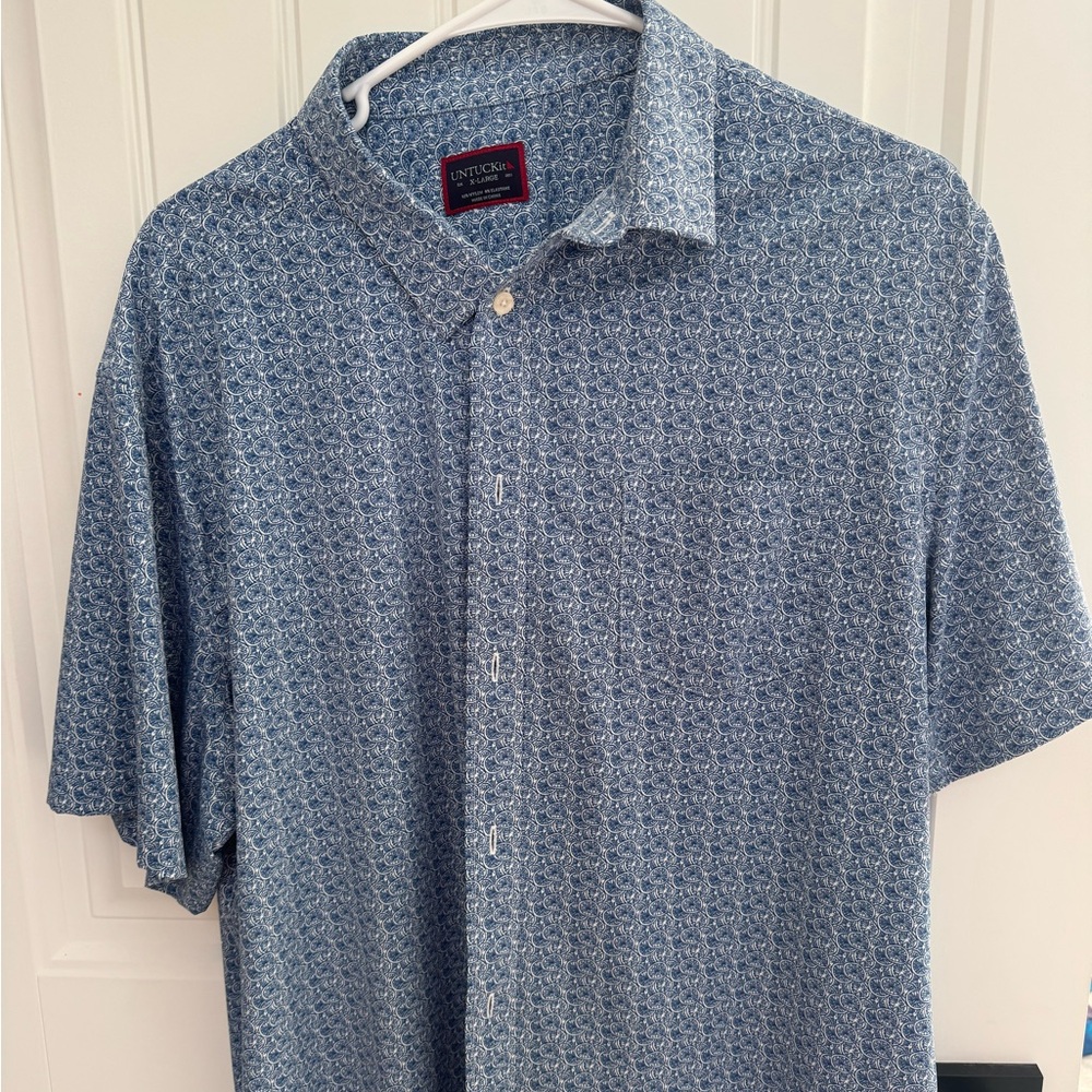 UNTUCKit Men's Blue Patterned Casual Button Down Shirt